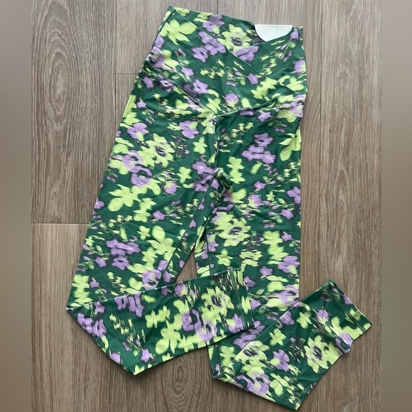 NWT OFFLINE By Aerie Real Me Legging 7/8 Size M Green Floral - Picture 3 of 5